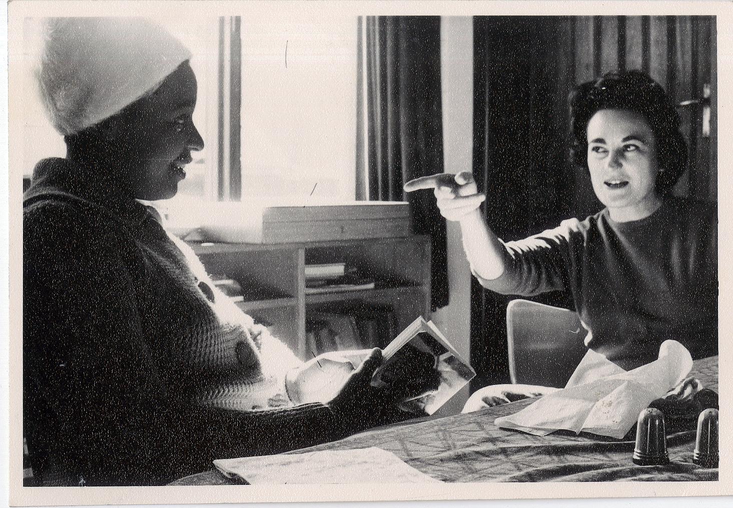 Ruth First avec Winnie Mandela (date inconnue).