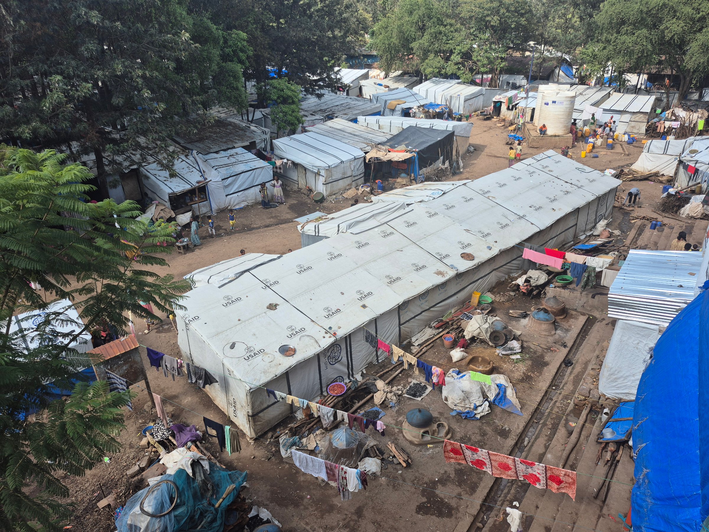 La cour de récréation de l'école élémentaire Tsehaye s'est transformée en un village de fortune depuis le début de la guerre, en novembre 2020 (septembre 2025).
