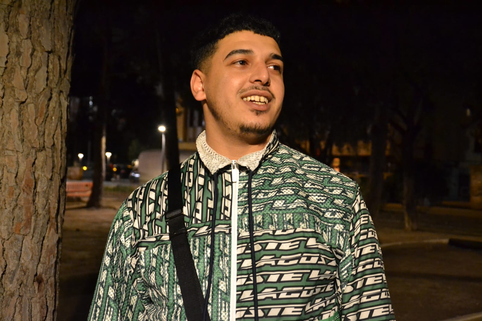 Originaire d'Oran, Rayan, 22 ans, est employé dans un entrepôt de fruits et de salades à Murcie (juillet 2025).
