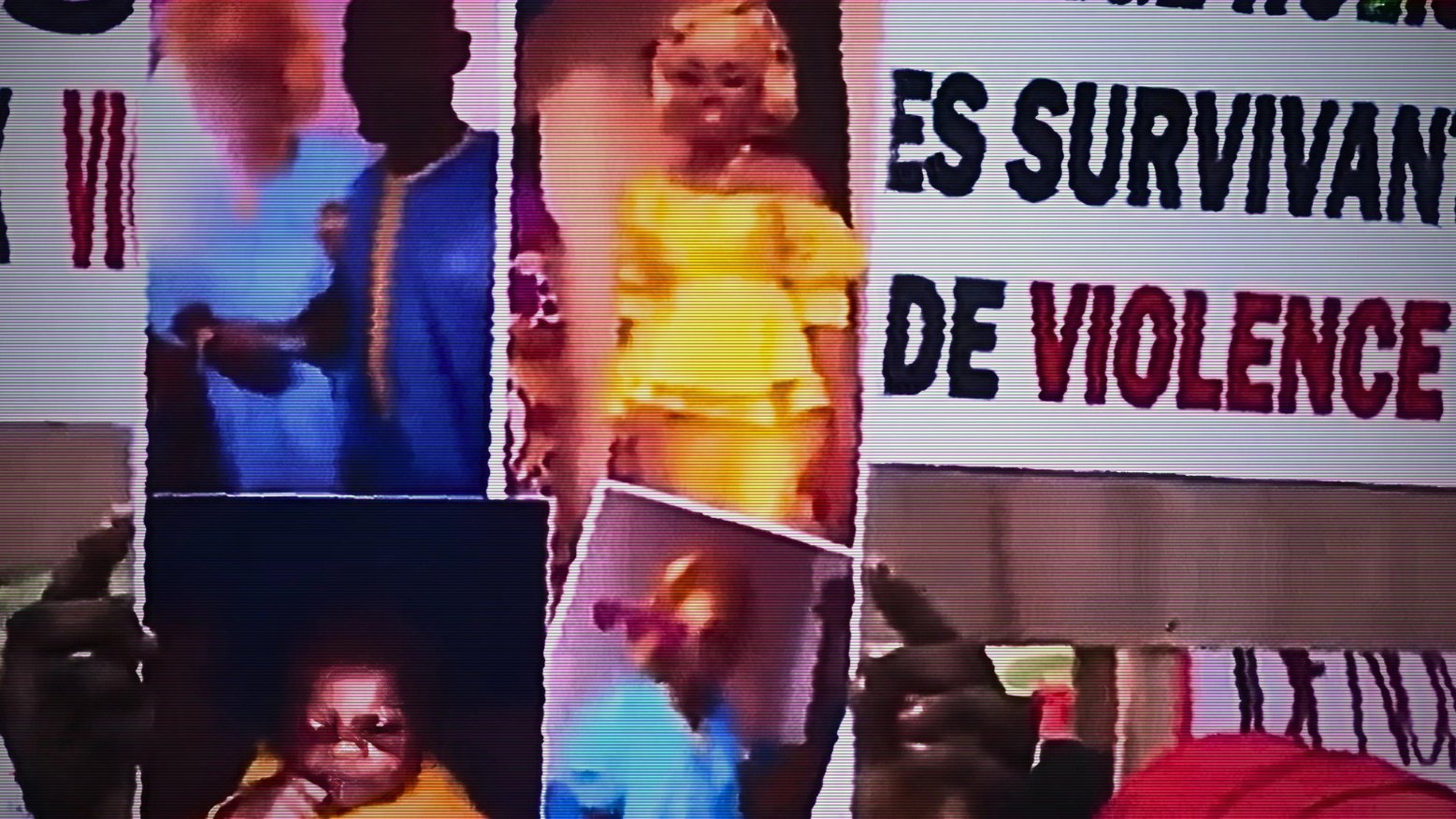 L'image montre une scène de manifestation où des participants tiennent des pancartes. Les pancartes contiennent des messages forts sur le soutien aux survivantes de la violence. Certaines affichent des photos, peut-être de personnes ou d'enfants, ainsi qu'une poupée, ce qui suggère une connexion émotionnelle ou un symbole de douceur au milieu d'un discours poignant. L'ambiance est intacte, avec des slogans qui crient l'injustice et l'urgence de protéger ceux qui ont souffert.