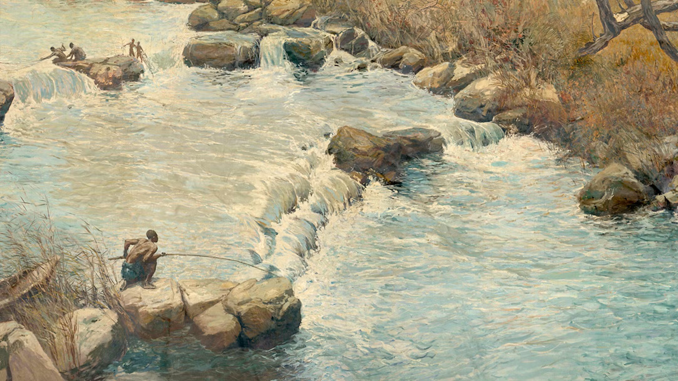 L'image représente une scène de pêche paisible au bord d'un cours d'eau. À gauche, un homme est assis sur une grosse pierre, tenant une canne à pêche, attentif à l'eau. De petites vagues se forment autour des rochers, créant une ambiance tranquille. En arrière-plan, on aperçoit d'autres pêcheurs, engoncés dans la nature, avec des arbres et des herbes qui ajoutent une touche de vie à ce paysage. La lumière joue sur l'eau, offrant des reflets lumineux qui rappellent la douceur d'une journée ensoleillée. L'ensemble évoque un moment de sérénité et une connexion avec la nature.