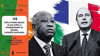 L'image présente un fond aux couleurs de drapeaux, avec des bandes verticales bleu, blanc, et rouge rappelant le drapeau français, ainsi que d'autres teintes évoquant le drapeau ivoirien. Au centre, il y a deux hommes en costume. L'homme de gauche a une expression sérieuse et porte un costume sombre, tandis que l'homme de droite, légèrement en retrait, observe avec un air grave. Le titre placé en haut indique "Horizons XXI", suivi d'un numéro et d'un thème traitant des relations entre la Côte d'Ivoire et la France, en lien avec un événement marquant. En bas, on trouve le nom de l'émission et les noms des journalistes impliqués, ainsi que le nom de la plateforme qui diffuse cette information.