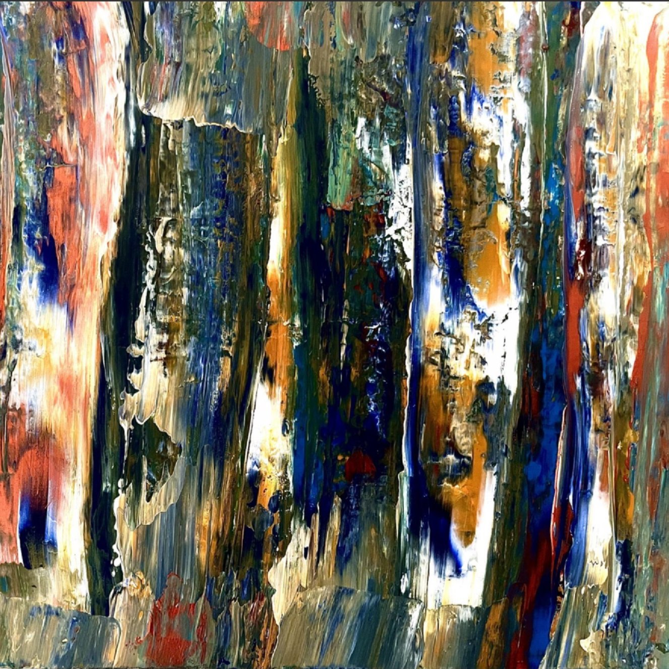 Cette image est une toile abstraite riche en couleurs et en textures. Elle présente des stries verticales et horizontales qui se chevauchent, créant un effet de profondeur. Les couleurs dominantes sont des nuances de bleu, d'or, de vert et de rouge, qui s'entremêlent de manière dynamique. Les coups de pinceau sont visibles et donnent une impression de mouvement, évoquant une sensation de paysage naturel ou de ciel en mouvement. La juxtaposition des couleurs vives et des textures variées invite à une réflexion sur la lumière et l'ombre, offrant une expérience visuelle complexe et captivante.