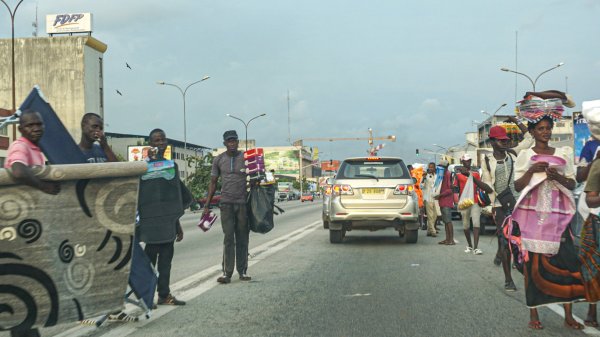 En Côte d'Ivoire, partir pour goûter la « modernité » et la « croissance »